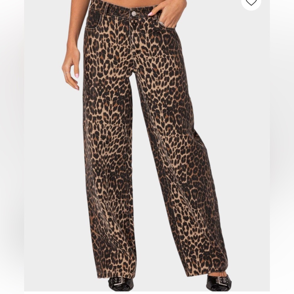 Edikted Low Rise Leopard Jeans - Picture 2 of 6